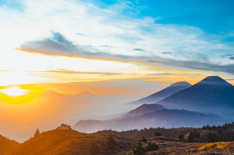 Wisata ke Dieng: Menikmati Keindahan Alam dan Budaya di Negeri Atas Awan